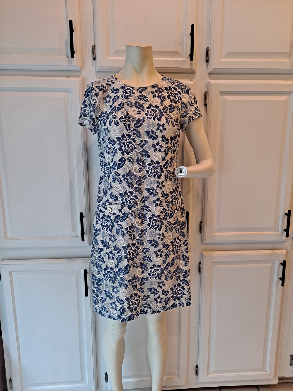 Tommy Hilfiger Navy White Cream  Floral Lace Overlay Mini Sheath Dress